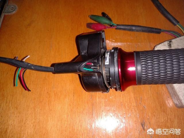 电动车左把手怎么拆图解